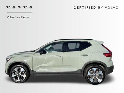 2024 Volvo XC40 B5 Plus Dark Theme