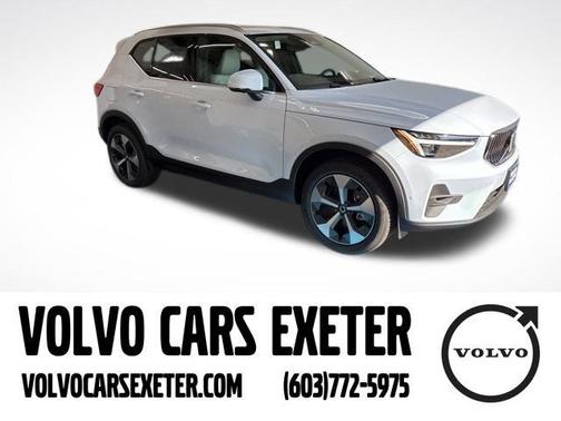 2025 Volvo XC40 B5 Plus Bright Theme