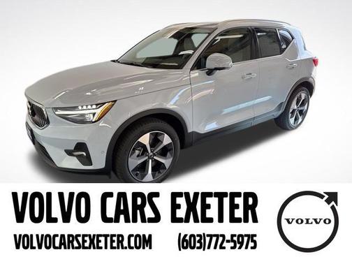 2025 Volvo XC40 B5 Plus Bright Theme
