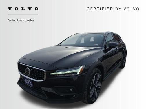 2025 Volvo V60 Cross Country B5 Plus