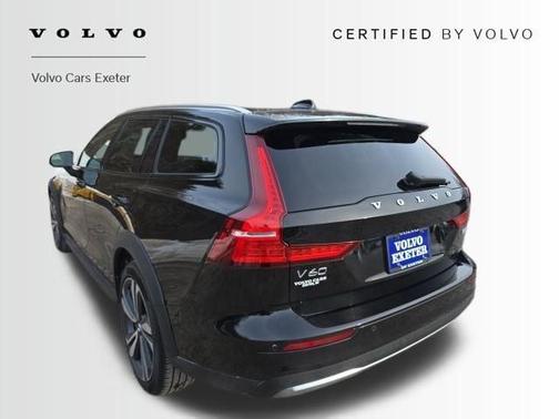2025 Volvo V60 Cross Country B5 Plus