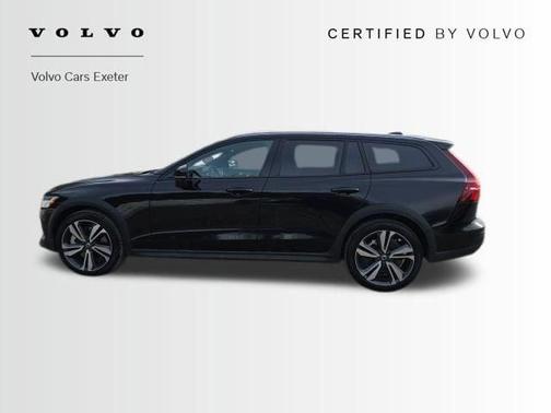 2025 Volvo V60 Cross Country B5 Plus