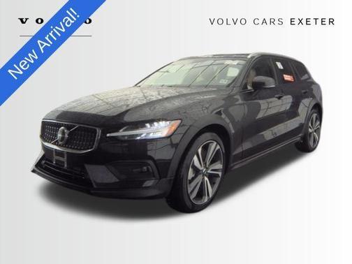 2025 Volvo V60 Cross Country B5 Plus