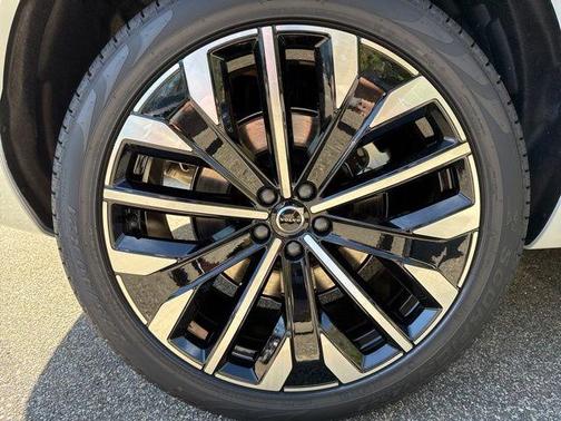 2026 Volvo XC90 B6 Ultra 7-Seater