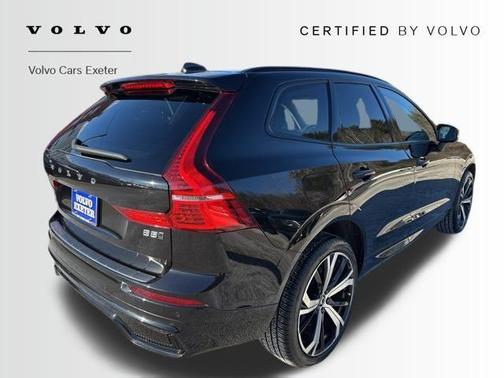 2024 Volvo XC60 B5 Ultimate Dark Theme
