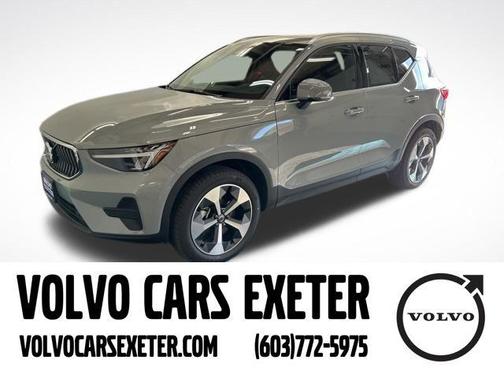 2025 Volvo XC40 B5 Core Bright Theme