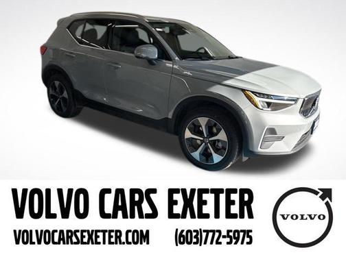2025 Volvo XC40 B5 Core Bright Theme
