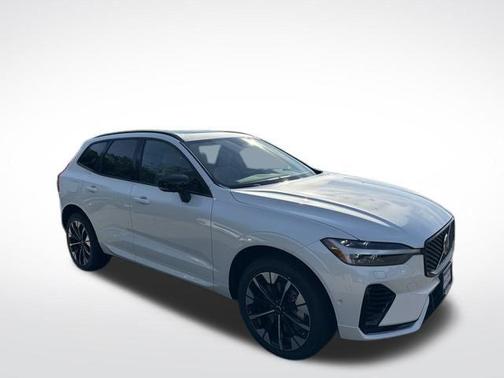 2026 Volvo XC60 T8 PLUS
