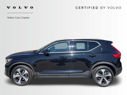 Onyx Black Metallic 2024 Volvo XC40 B5 Core