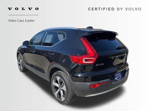 Onyx Black Metallic 2024 Volvo XC40 B5 Core