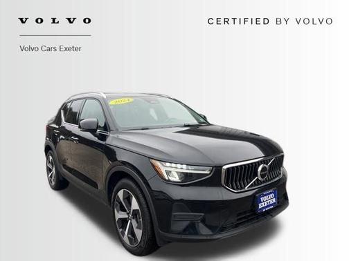 Onyx Black Metallic 2024 Volvo XC40 B5 Core