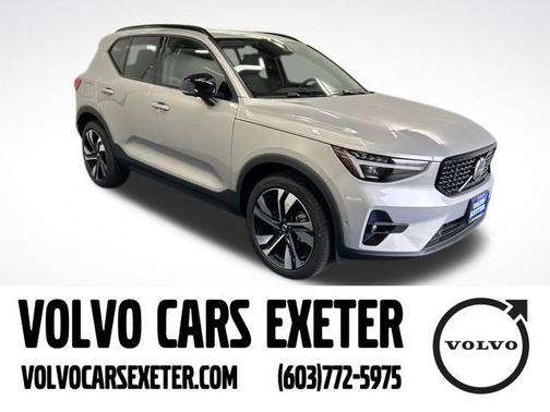 2025 Volvo XC40 B5 Ultra Dark Theme
