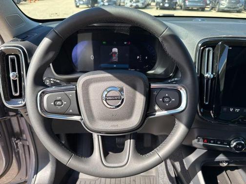 2026 Volvo XC40 B5 Plus