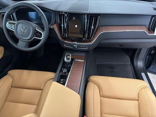 2025 Volvo XC60 Plug-In Hybrid T8 Ultra