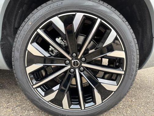 2026 Volvo XC90 B6 Ultra 7-Seater