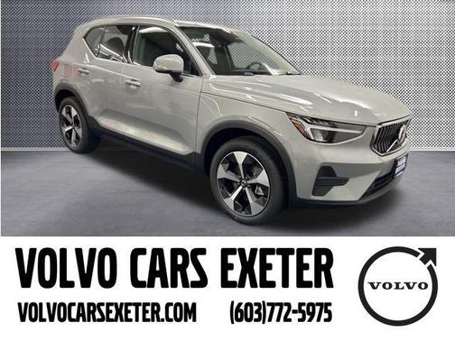 2025 Volvo XC40 B5 Core Bright Theme