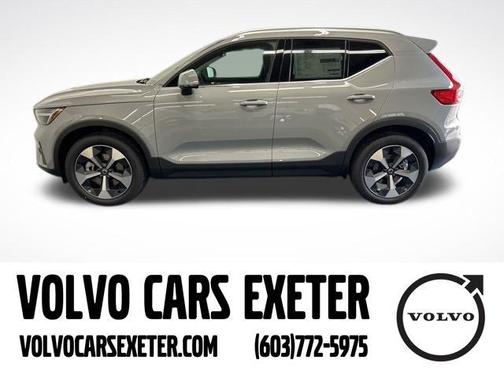 2025 Volvo XC40 B5 Core Bright Theme