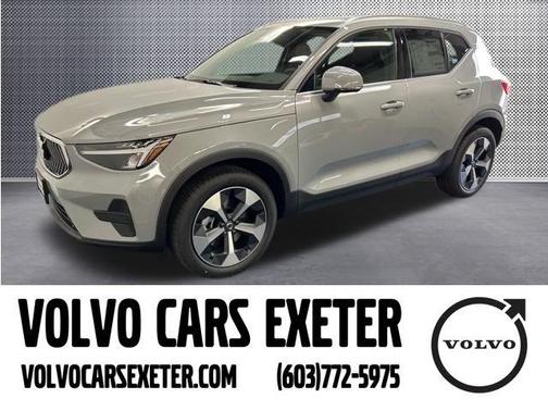 2025 Volvo XC40 B5 Core Bright Theme