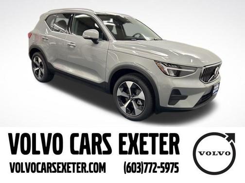 2025 Volvo XC40 B5 Core Bright Theme