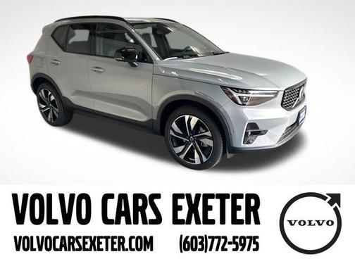 2025 Volvo XC40 B5 Plus Dark Theme