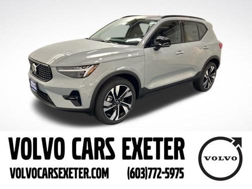 2025 Volvo XC40 B5 Plus Dark Theme