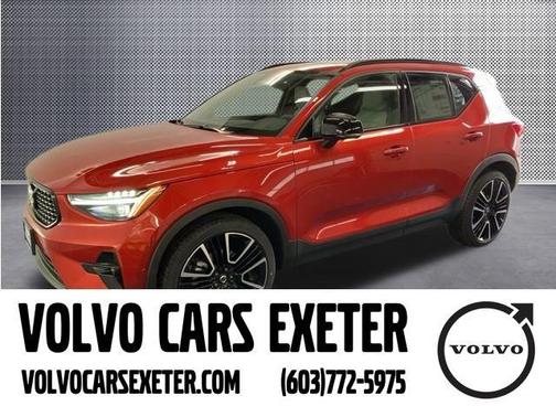 2025 Volvo XC40 B5 Ultra Dark Theme