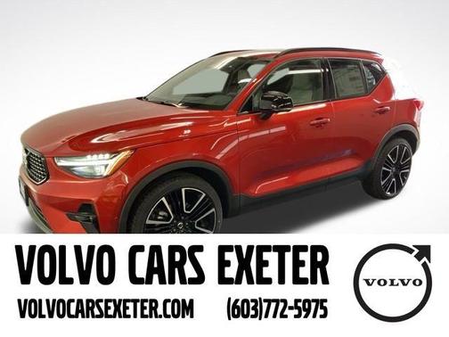 2025 Volvo XC40 B5 Ultra Dark Theme