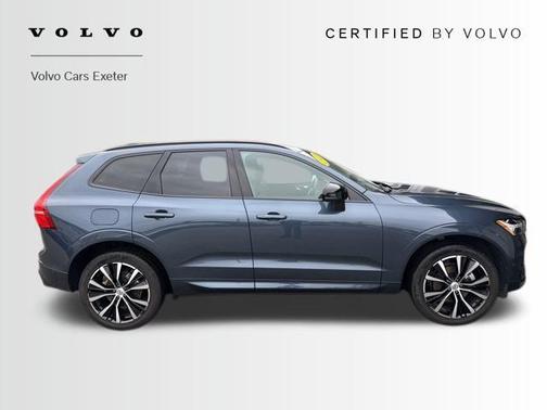 2023 Volvo XC60 B5 Plus Dark Theme