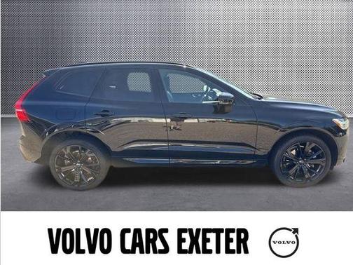 2025 Volvo XC60 B5 Ultra Black Edition