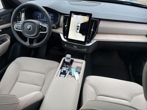 2026 Volvo XC90 Plug-In Hybrid T8 Plus 6-Seater
