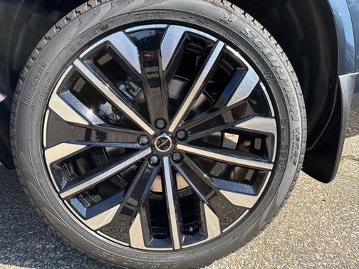 2026 Volvo XC90 B6 Ultra 7-Seater