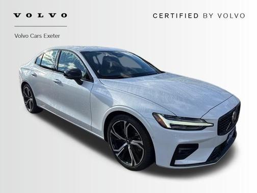 2024 Volvo S60 B5 Ultimate Dark Theme