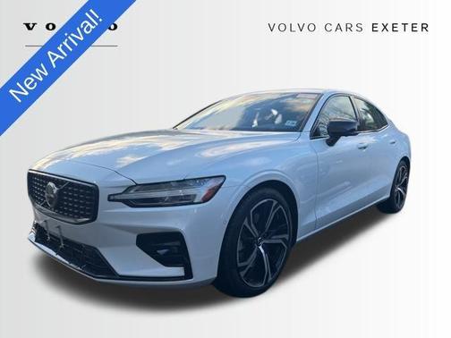 2024 Volvo S60 B5 Ultimate Dark Theme