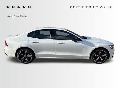 2024 Volvo S60 B5 Ultimate Dark Theme