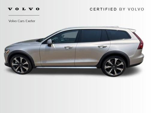 2025 Volvo V60 Cross Country B5 Ultra