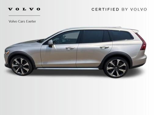 2025 Volvo V60 Cross Country B5 Ultra