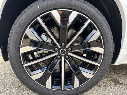 2026 Volvo XC90 B6 Ultra 7-Seater