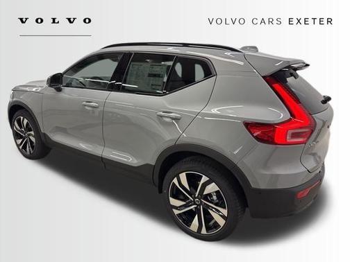 2026 Volvo XC40 B5 Plus