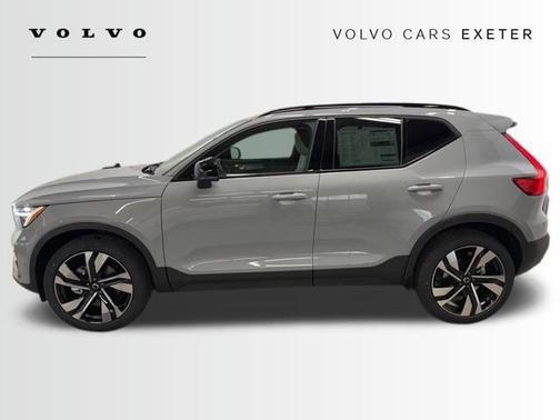 2026 Volvo XC40 B5 Plus
