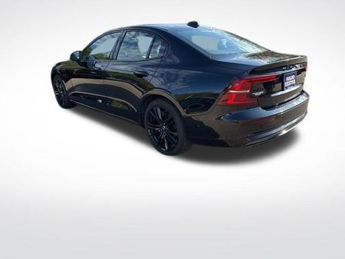 2024 Volvo S60 Recharge Plug-In Hybrid T8 Ultimate Black Edition