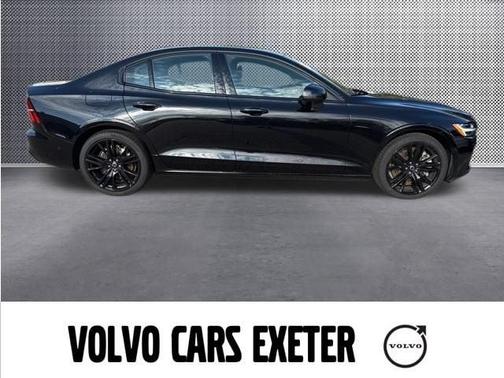 2024 Volvo S60 Recharge Plug-In Hybrid T8 Ultimate Black Edition