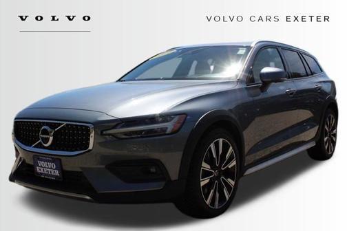 Osmium Gray Metallic 2021 Volvo V60 Cross Country T5