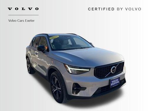 2023 Volvo XC40 B5 Plus Dark Theme