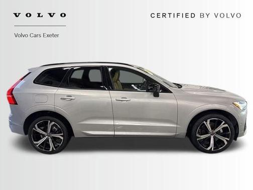 2023 Volvo XC60 B5 Ultimate Dark Theme