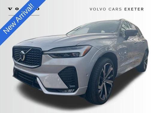 2023 Volvo XC60 B5 Ultimate Dark Theme