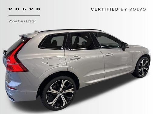2023 Volvo XC60 B5 Ultimate Dark Theme