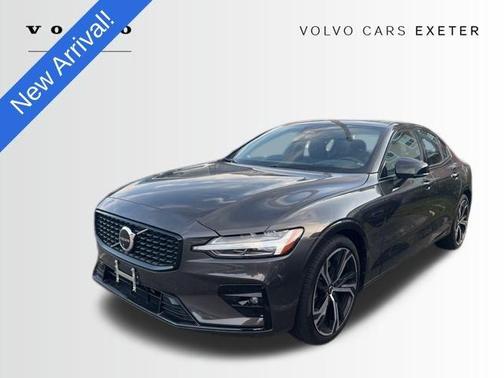2024 Volvo S60 B5 Ultimate Dark Theme