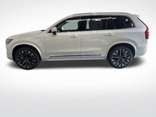 2025 Volvo XC90 Plug-In Hybrid T8 Plus 7-Seater