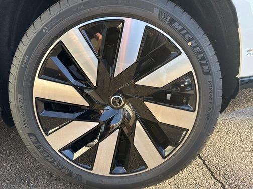 2025 Volvo EX90 Twin Motor Plus