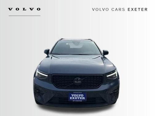 2026 Volvo XC40 B5 Ultra Black Edition
